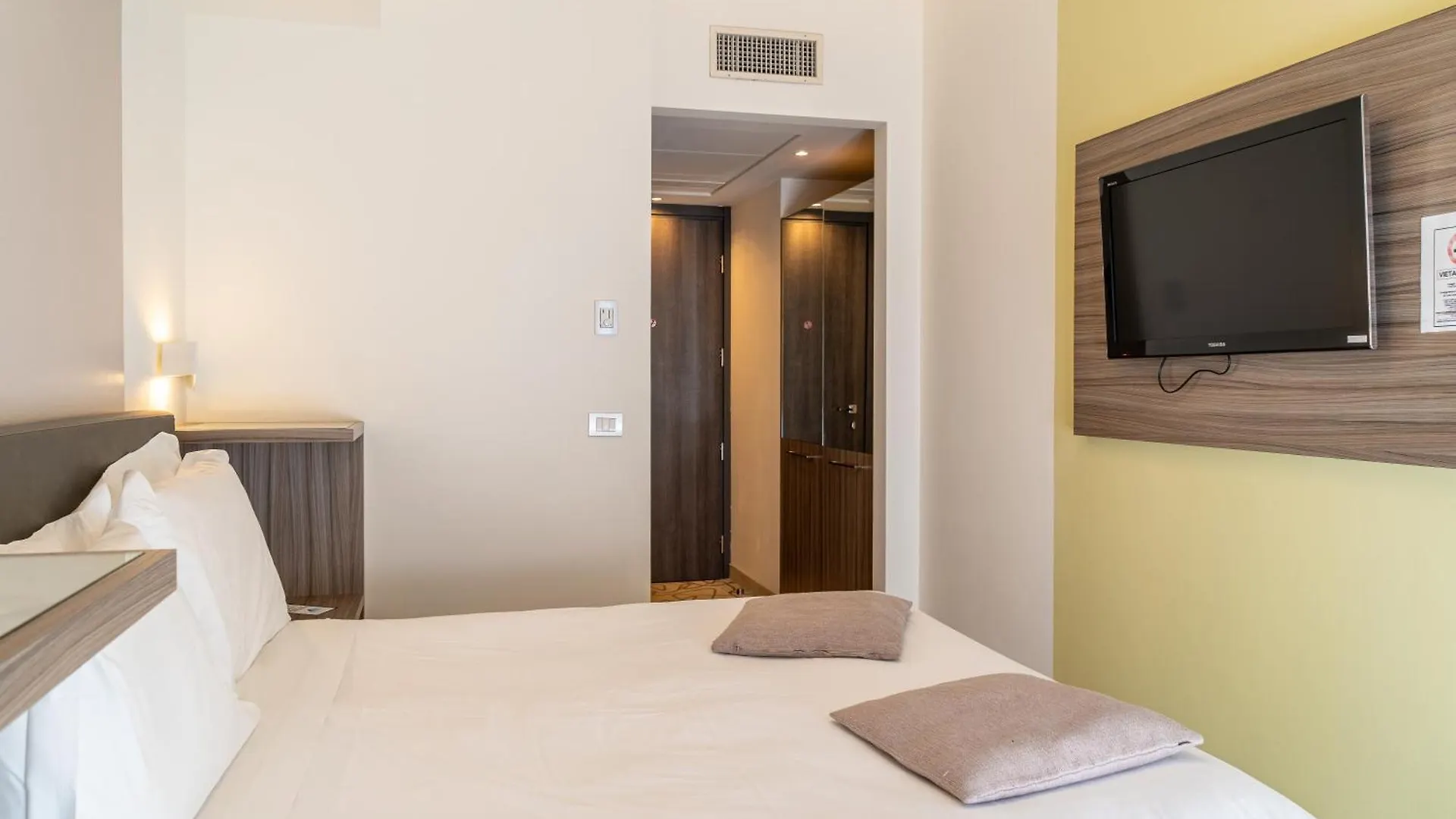 ***  סירמיונה Hotel Desiree - Garda Lake Collection איטליה