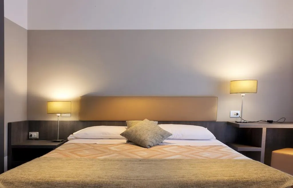 Hotel Desiree - Garda Lake Collection Sirmione 3*,